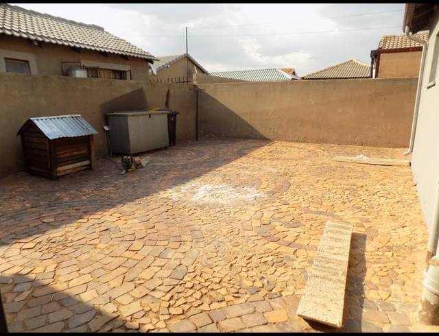 3 BEDROOM HOUSE FOR SALE IN PROTEA GLEN